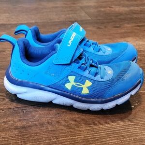 Under armour boys shoes size 11